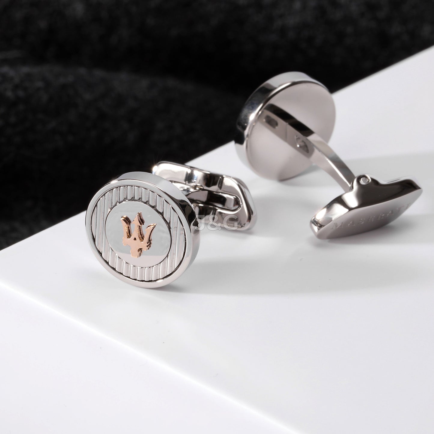 Maserati Jewels Male JM121ATK14-. A brand-new Maserati Jewels watch. Angled view. - view 4