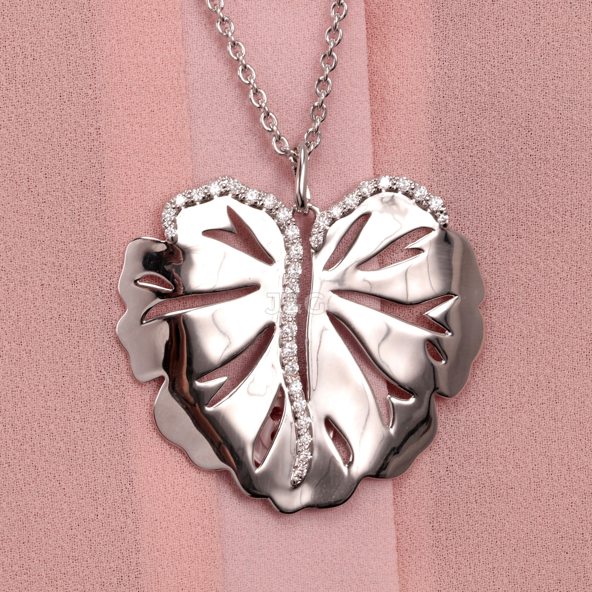 Morellato Foglia Female SAUE01-. A brand-new Morellato Foglia watch. Angled view. - view 5