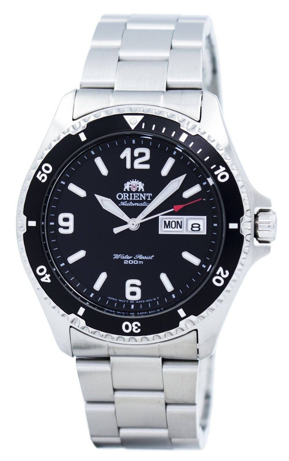 Orient Diver Mako II Automatic TAA02001B9 200M. A brand-new Orient Mako watch featuring a Stainless steel strap. Side view.