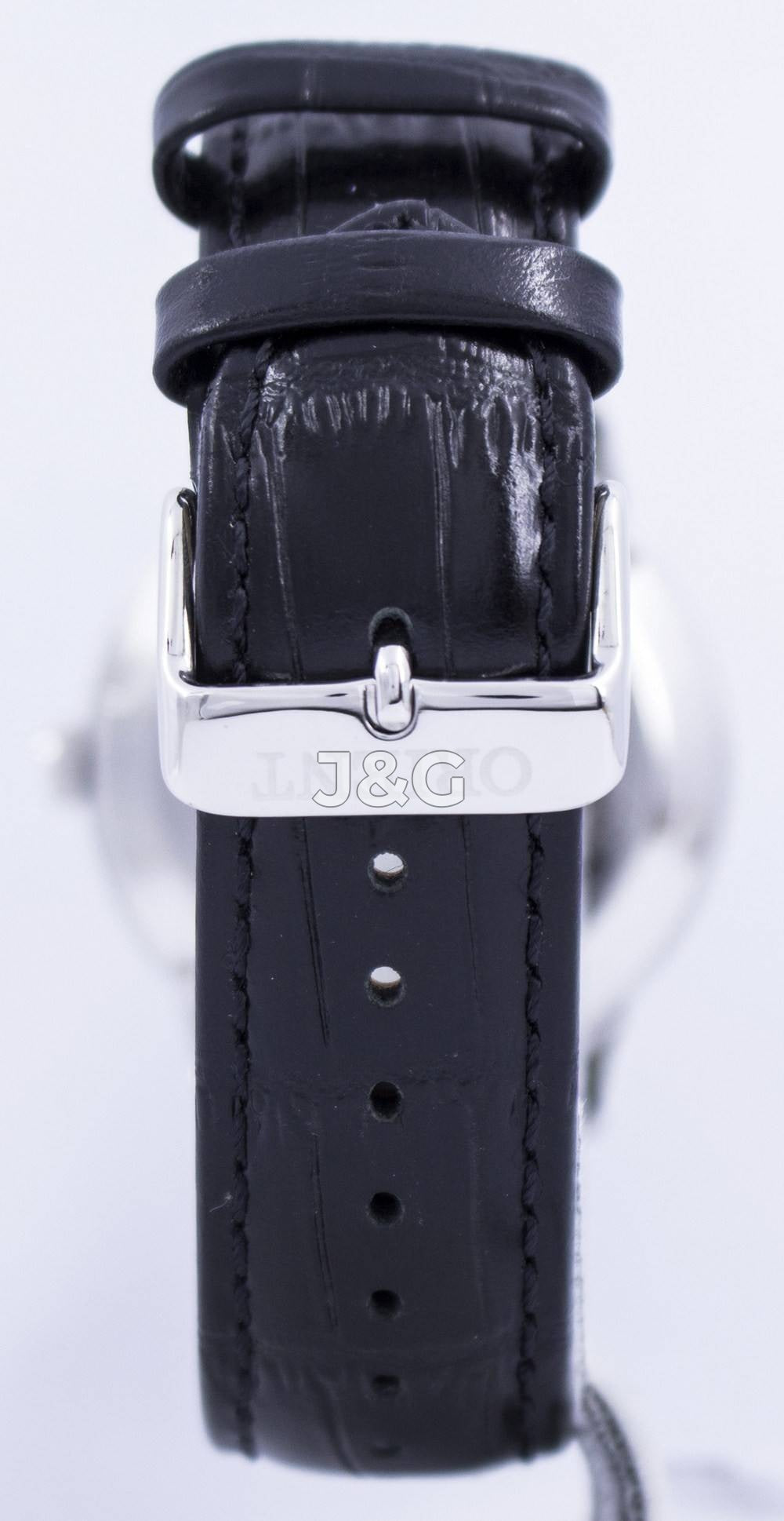 Orient Bambino Automatic movement Black Leather Male FAC00004B0. A brand-new Orient Bambino watch featuring a Black dial and a Leather strap. Angled view. - view 3