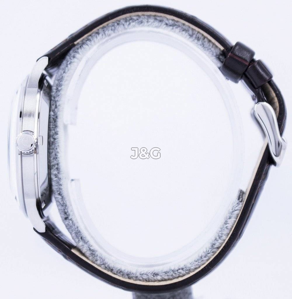 Orient Bambino Automatic movement White Leather Male FAC00005W0. A brand-new Orient Bambino watch featuring a White dial and a Leather strap. Angled view. - view 2