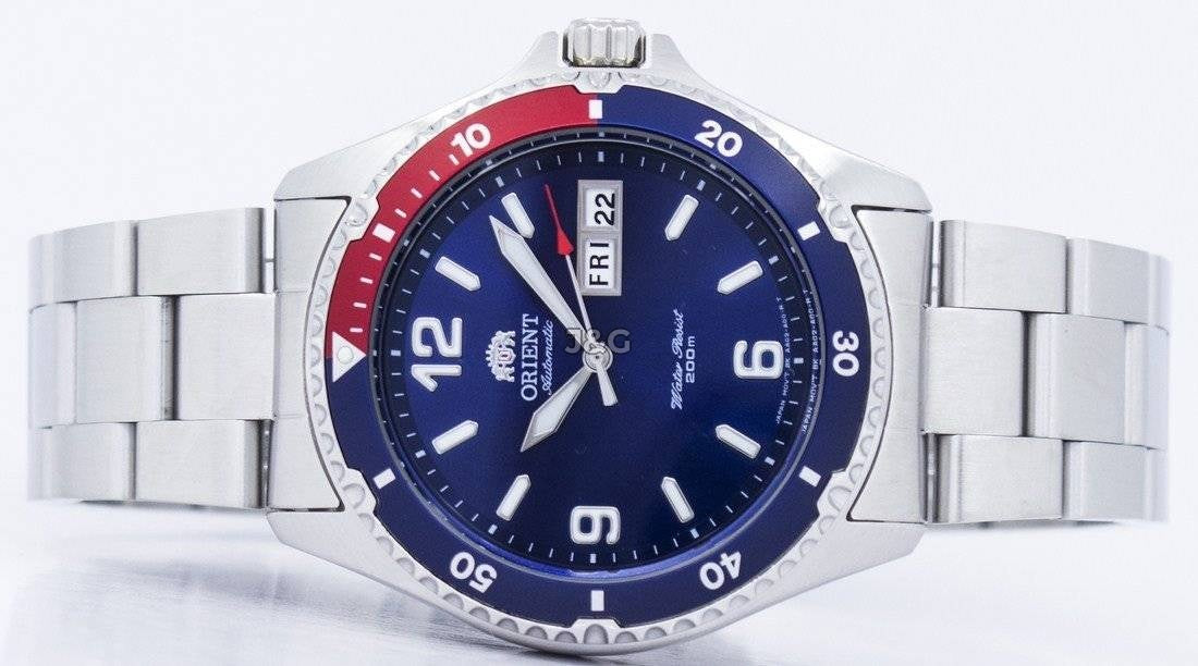 Orient Mako Automatic movement Blue Stainless steel Male FAA02009D9. A brand-new Orient Mako watch featuring a Blue dial and a Stainless steel strap. Front view. - view 5