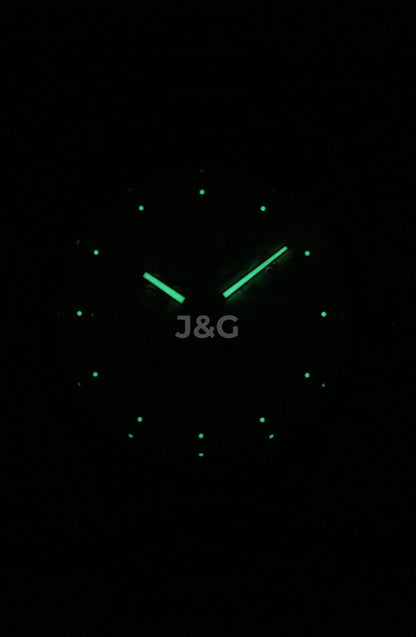 Orient Star Contemporary Automatic movement Ivory Stainless steel Male RE-AV0123G. A brand-new Orient Star watch featuring a Ivory dial and a Stainless steel strap. Front view. - view 2