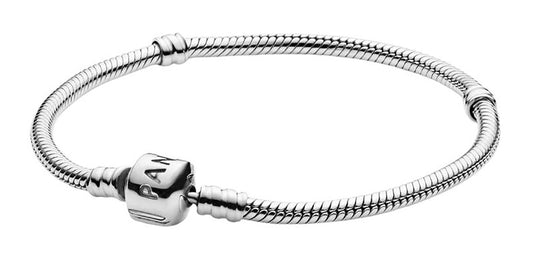 Pandora Moments Snake Chain Bracelet 590702HV-17 For Women. A brand-new PANDORA watch. Side view.