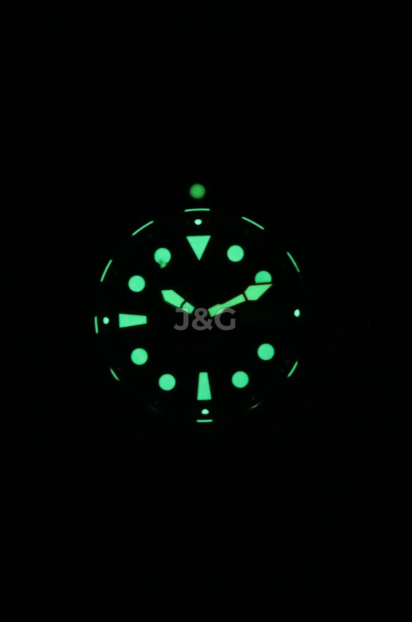 RATIO FreeDiver Automatic movement Black Male 1068HA90-34VA-BLK-V02. A brand-new RATIO FreeDiver watch featuring a Black dial. Angled view. - view 2