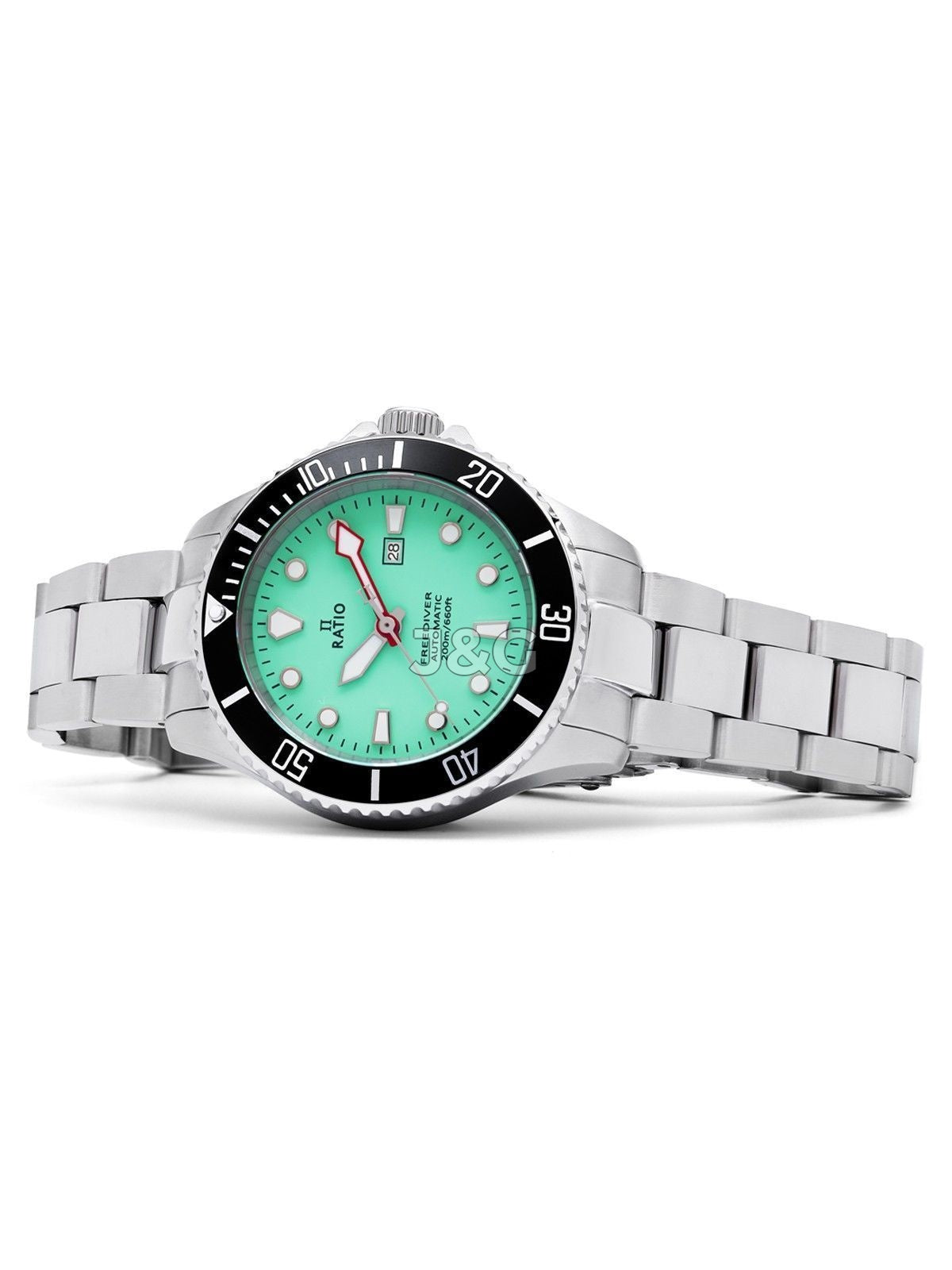 RATIO FreeDiver Automatic movement Green Stainless steel Female RTFL835. A brand-new RATIO FreeDiver watch featuring a Green dial and a Stainless steel strap. Angled view. - view 2