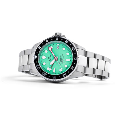 RATIO FreeDiver Automatic movement Green Stainless steel Male RTF059. A brand-new RATIO FreeDiver watch featuring a Green dial and a Stainless steel strap. Angled view. - view 2