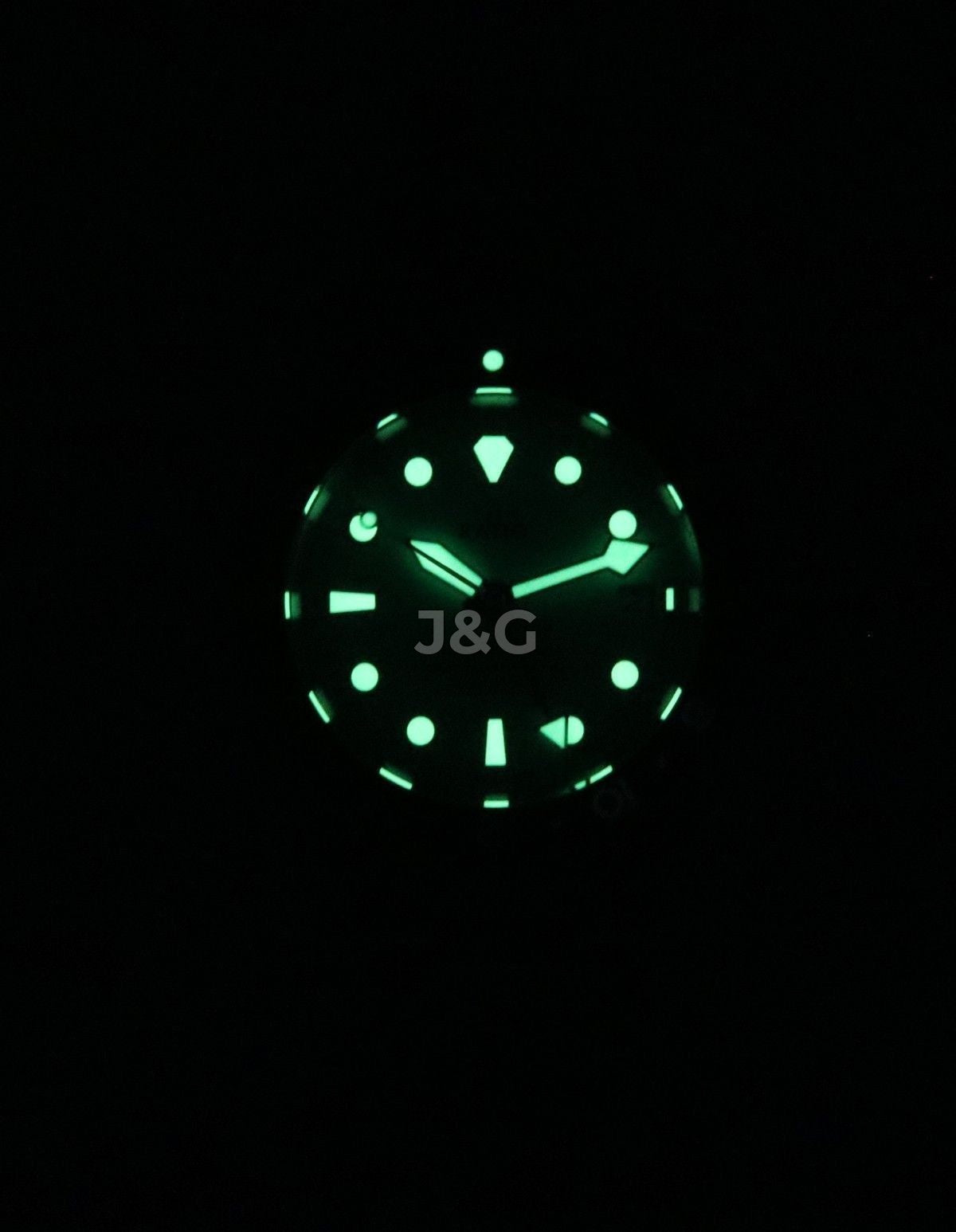 RATIO FreeDiver Automatic movement Green Stainless steel Male RTF059. A brand-new RATIO FreeDiver watch featuring a Green dial and a Stainless steel strap. Angled view. - view 3