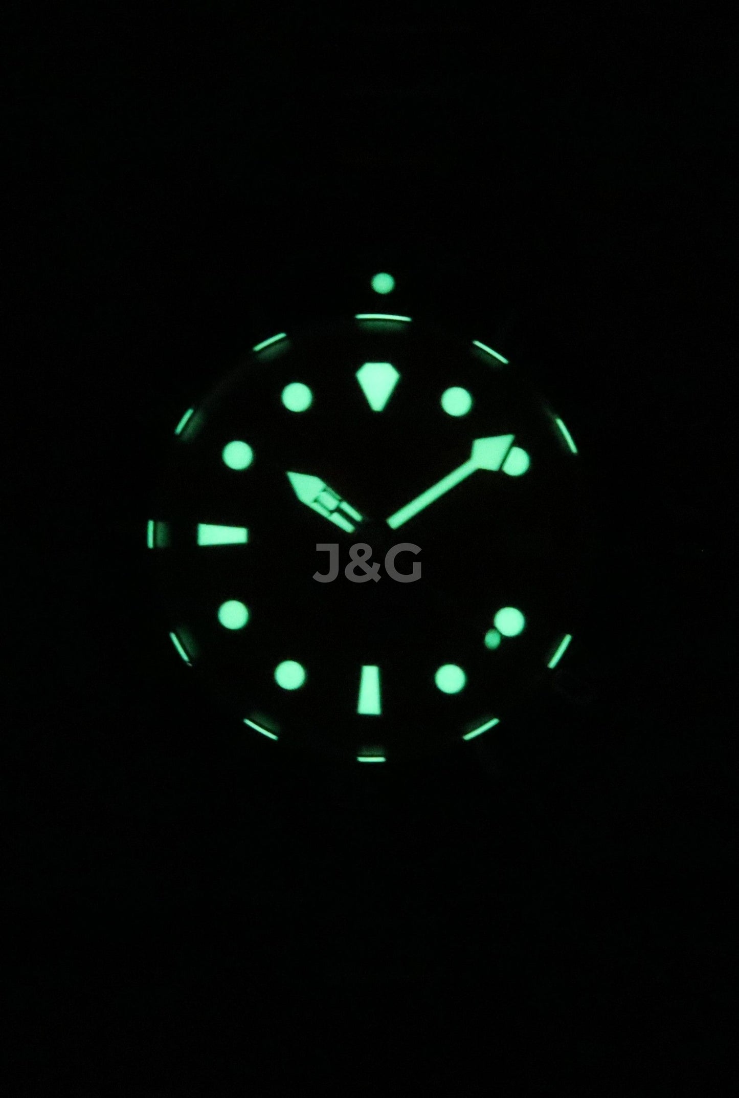 RATIO FreeDiver Automatic movement Orange Stainless steel Male RTF045. A brand-new RATIO FreeDiver watch featuring a Orange dial and a Stainless steel strap. Front view. - view 2