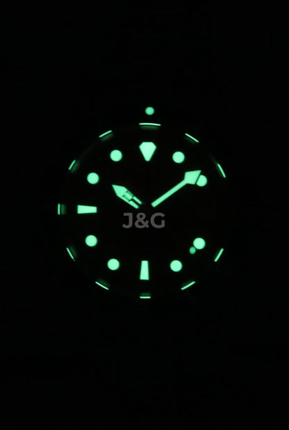 RATIO FreeDiver Automatic movement Orange Stainless steel Male RTF045. A brand-new RATIO FreeDiver watch featuring a Orange dial and a Stainless steel strap. Front view. - view 2