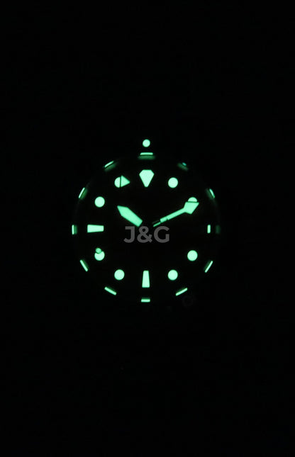 RATIO FreeDiver Automatic movement Orange Stainless steel Male RTF055. A brand-new RATIO FreeDiver watch featuring a Orange dial and a Stainless steel strap. Front view. - view 3