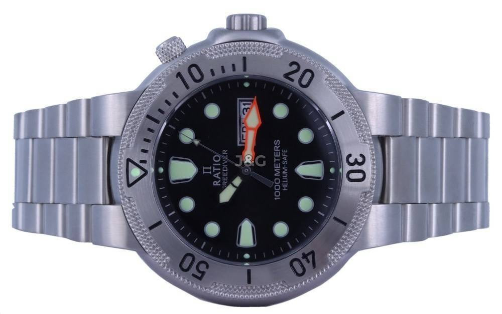 RATIO FreeDiver Date display Black Stainless steel Male 1050MD93-02V-BLK. A brand-new RATIO FreeDiver watch featuring a Black dial and a Stainless steel strap. Front view. - view 5