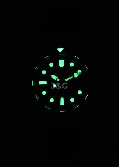 RATIO FreeDiver Quartz movement Black Male 1038EF102V-BLK-V02. A brand-new RATIO FreeDiver watch featuring a Black dial. Angled view. - view 2