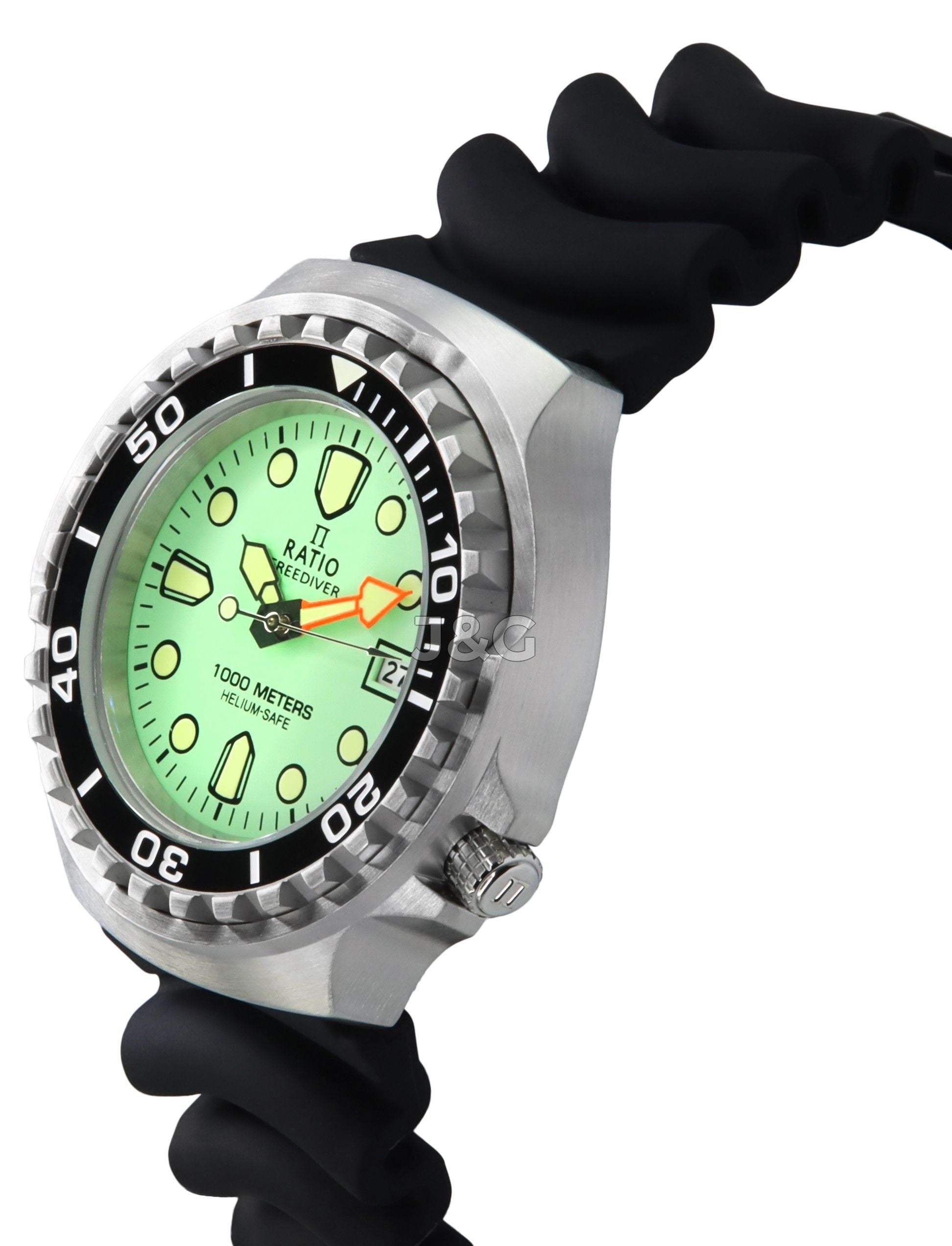 RATIO FreeDiver Quartz movement Green Male 1038EF102V-GRN-V02. A brand-new RATIO FreeDiver watch featuring a Green dial. Side view. - view 3