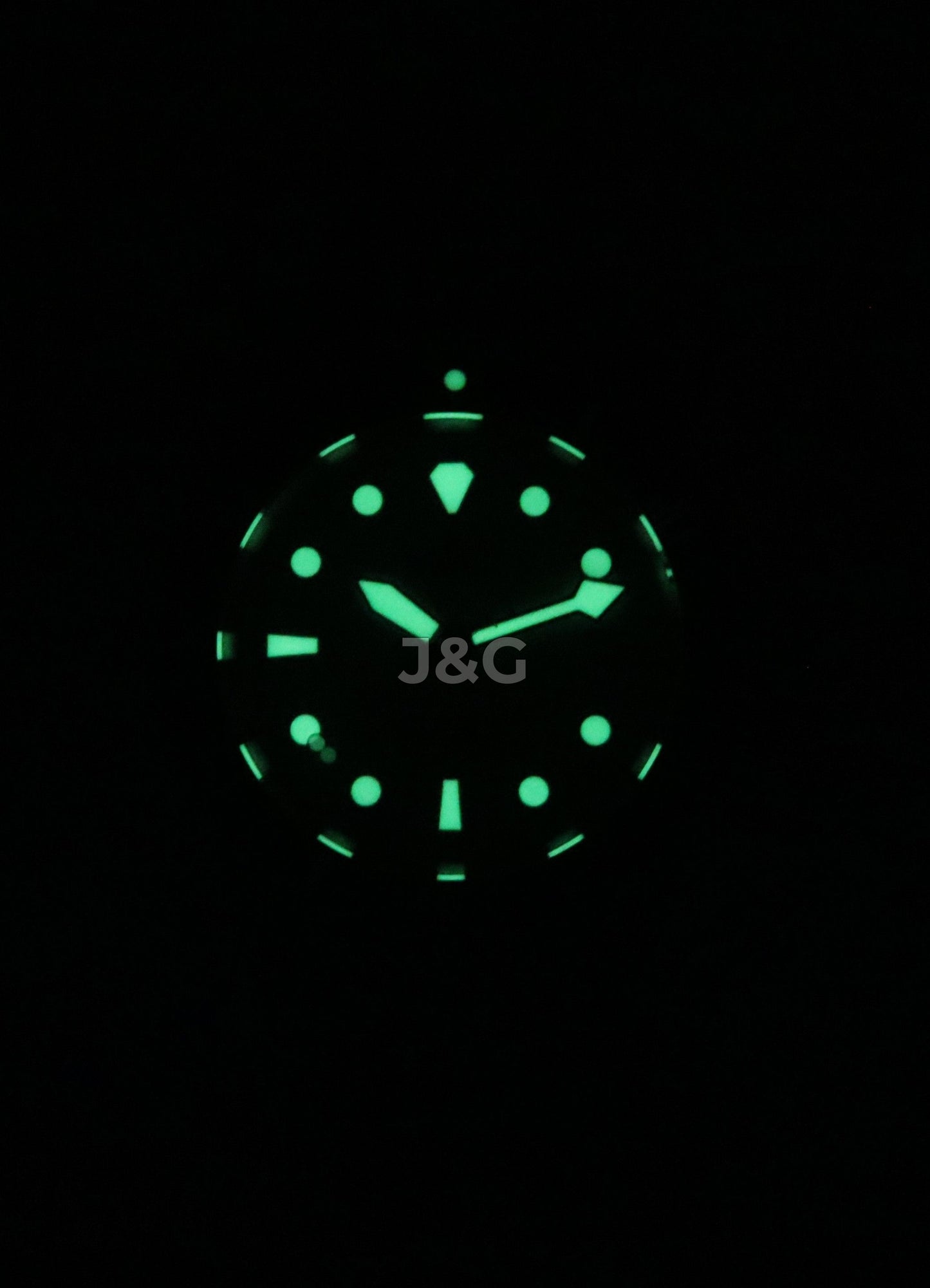 RATIO FreeDiver Quartz movement Green Stainless steel Male RTF039. A brand-new RATIO FreeDiver watch featuring a Green dial and a Stainless steel strap. Side view. - view 2