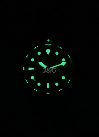 RATIO FreeDiver Quartz movement Green Stainless steel Male RTF039. A brand-new RATIO FreeDiver watch featuring a Green dial and a Stainless steel strap. Side view. - view 2