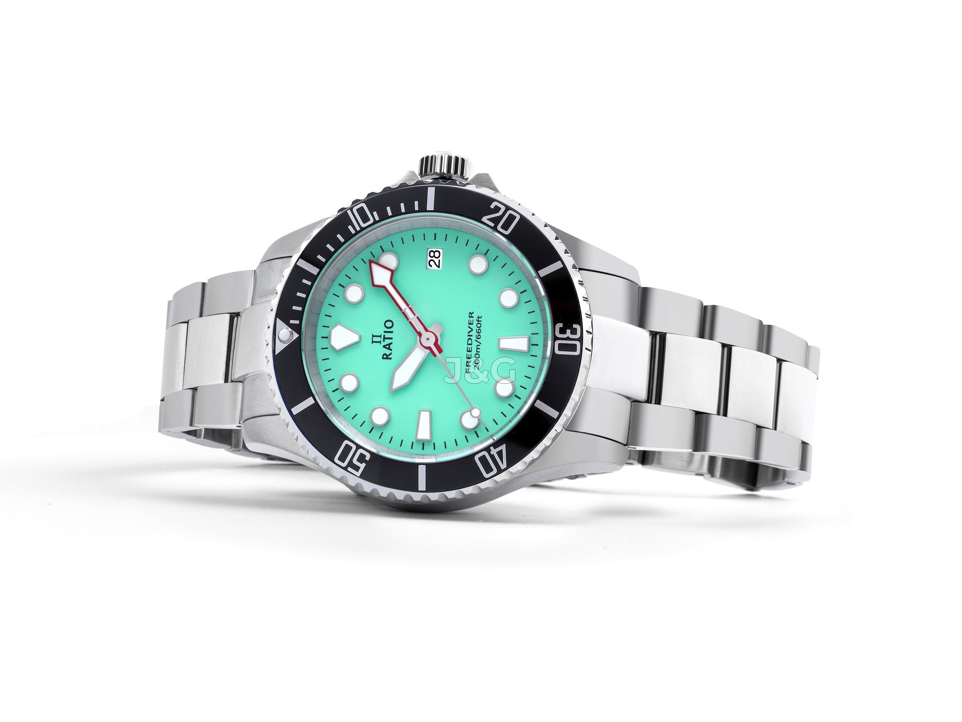 RATIO FreeDiver Quartz movement Green Stainless steel Male RTF039. A brand-new RATIO FreeDiver watch featuring a Green dial and a Stainless steel strap. Side view. - view 3
