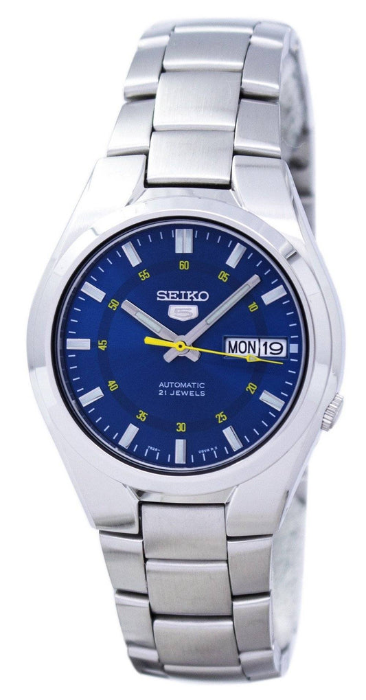 Seiko 5 Sports Automatic SNK615 SNK615K Stainless Steel. A brand-new Seiko 5 Sports watch featuring a Stainless steel strap. Angled view.