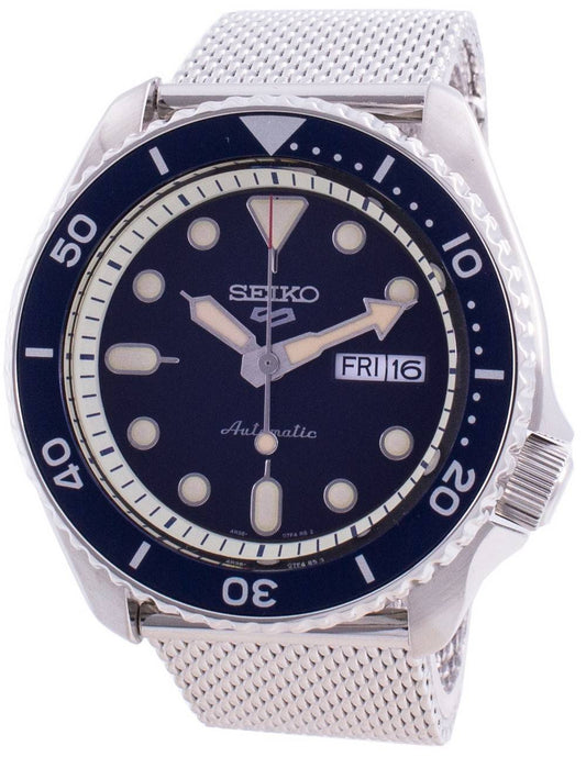 Seiko 5 Sports Suits Style Automatic SRPD71 SRPD71K 100M. A brand-new Seiko 5 Sports watch featuring a Stainless steel strap. Side view.