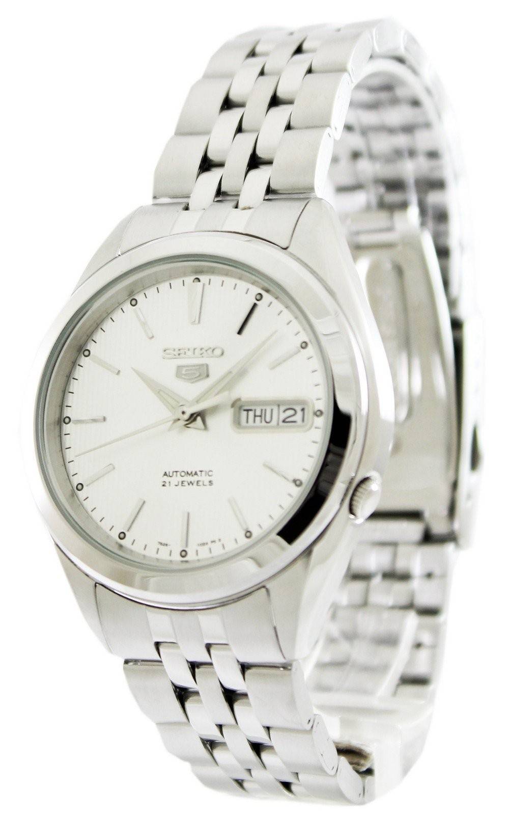 Seiko 5 Stainless Steel Automatic 21 Jewels SNKL15 SNKL15K. A brand-new Seiko watch featuring a Stainless steel strap. Angled view.