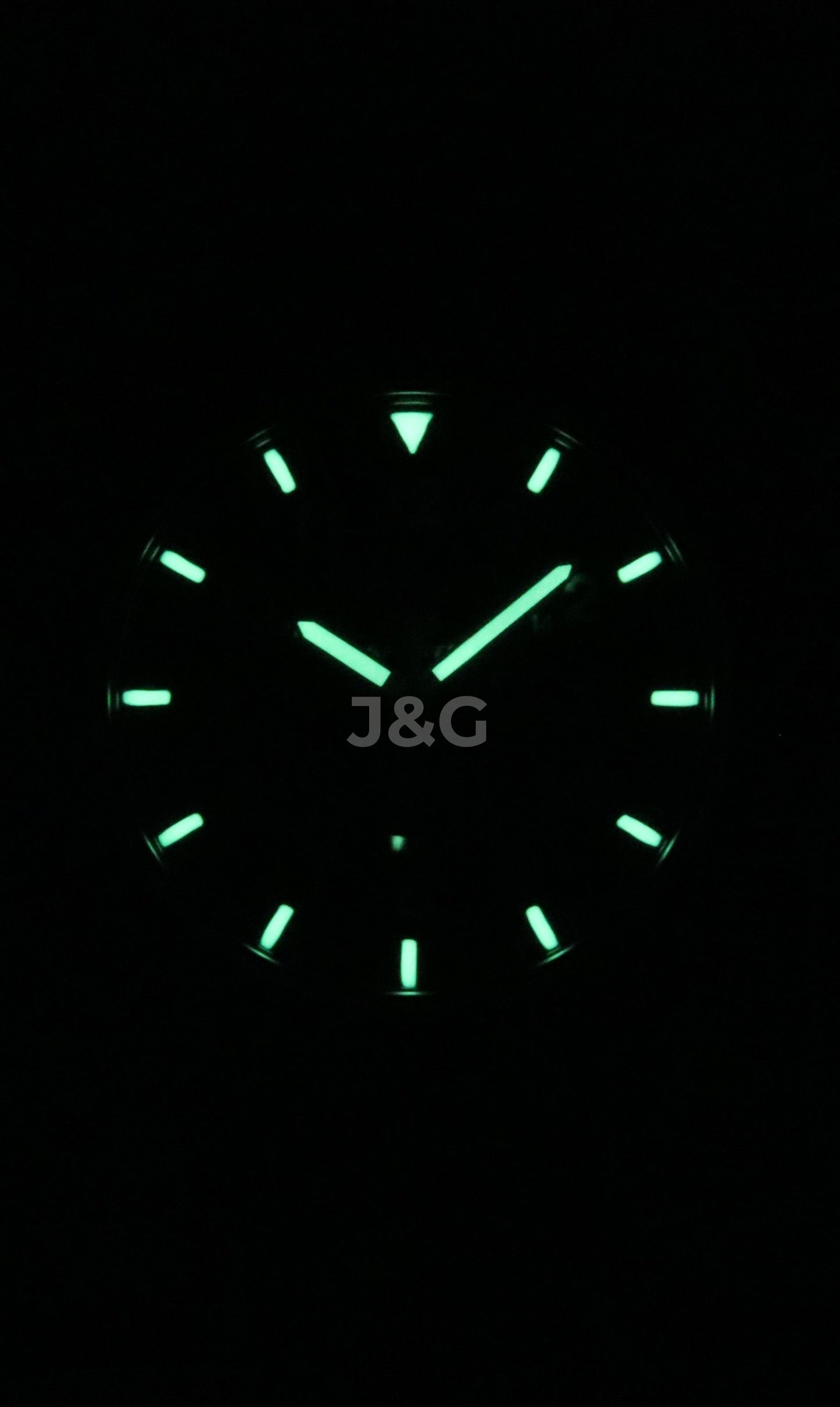 Seiko 5 Sports Automatic movement Black Stainless steel Male SNZG13K1. A brand-new Seiko 5 Sports watch featuring a Black dial and a Stainless steel strap. Front view. - view 2