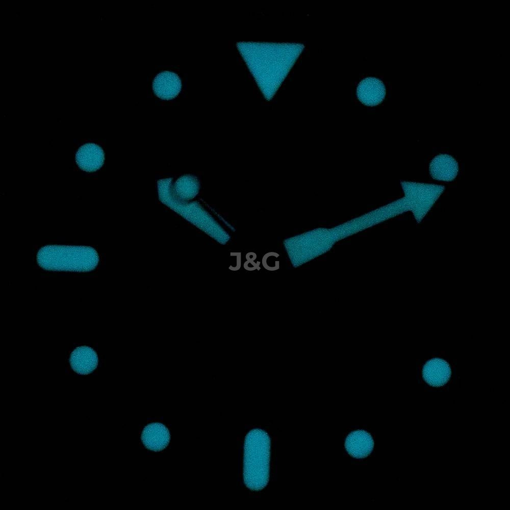 Seiko 5 Sports Automatic movement White Silicone Male SRPD71K2. A brand-new Seiko 5 Sports watch featuring a White dial and a Silicone strap. Front view. - view 2