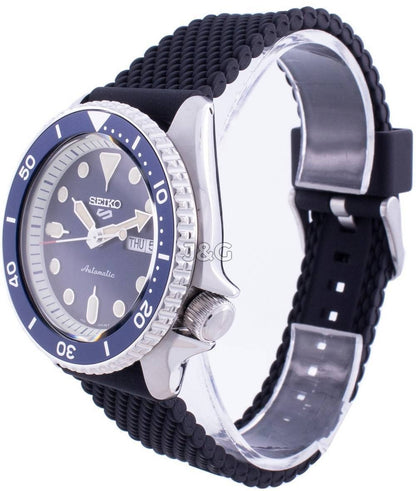 Seiko 5 Sports Automatic movement White Silicone Male SRPD71K2. A brand-new Seiko 5 Sports watch featuring a White dial and a Silicone strap. Front view. - view 3