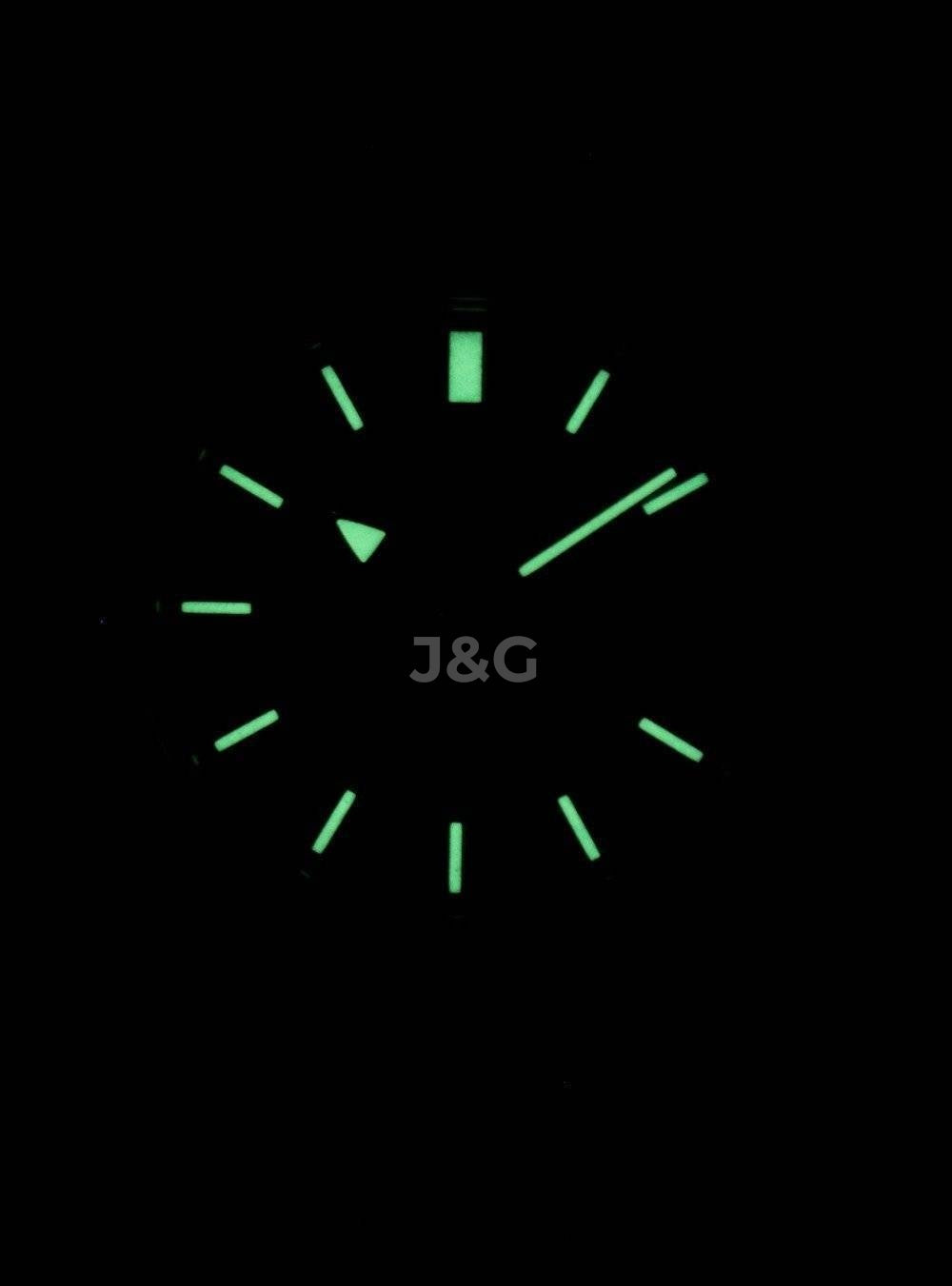 Seiko 5 Sports Automatic movement White Stainless steel Male SNK375K1. A brand-new Seiko 5 Sports watch featuring a White dial and a Stainless steel strap. Front view. - view 2