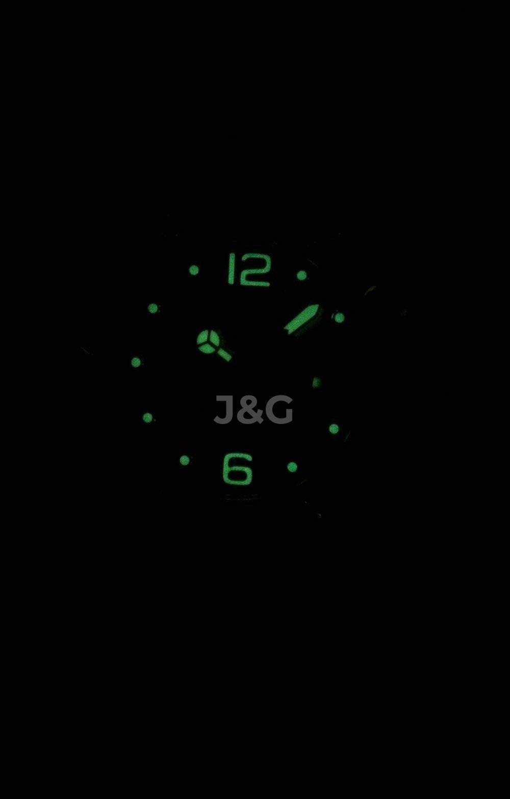 Seiko 5 Sports Automatic movement White Stainless steel Male SNZ460J1. A brand-new Seiko 5 Sports watch featuring a White dial and a Stainless steel strap. Front view. - view 2