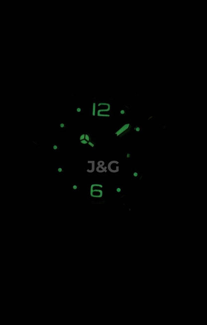 Seiko 5 Sports Automatic movement White Stainless steel Male SNZ460J1. A brand-new Seiko 5 Sports watch featuring a White dial and a Stainless steel strap. Front view. - view 2