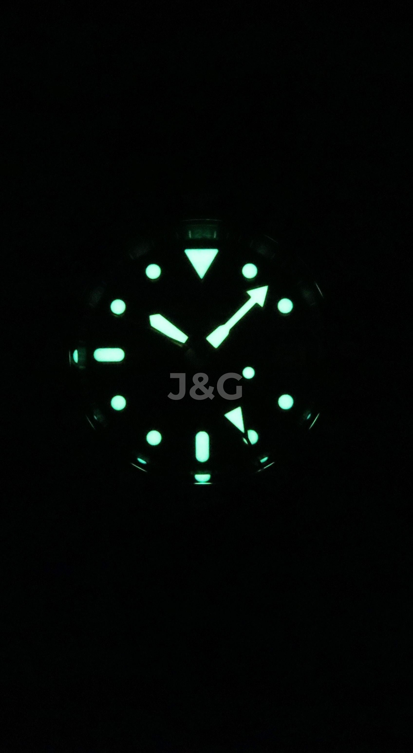 Seiko 5 Sports SKX Automatic movement Black Leather Male SSK036K1. A brand-new Seiko 5 Sports watch featuring a Black dial and a Leather strap. Angled view. - view 2