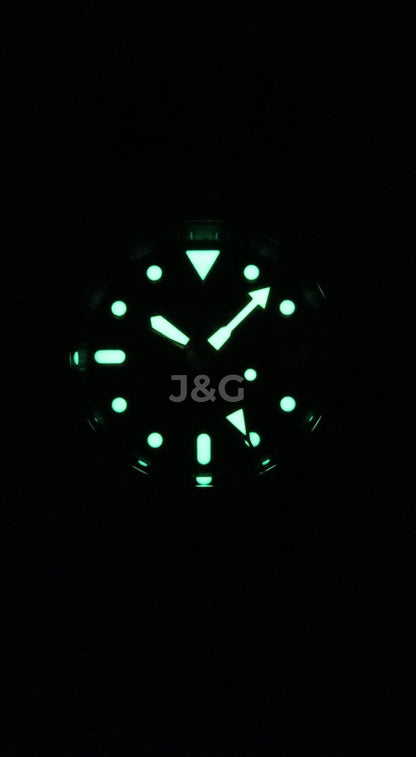 Seiko 5 Sports SKX Automatic movement Black Leather Male SSK036K1. A brand-new Seiko 5 Sports watch featuring a Black dial and a Leather strap. Angled view. - view 2