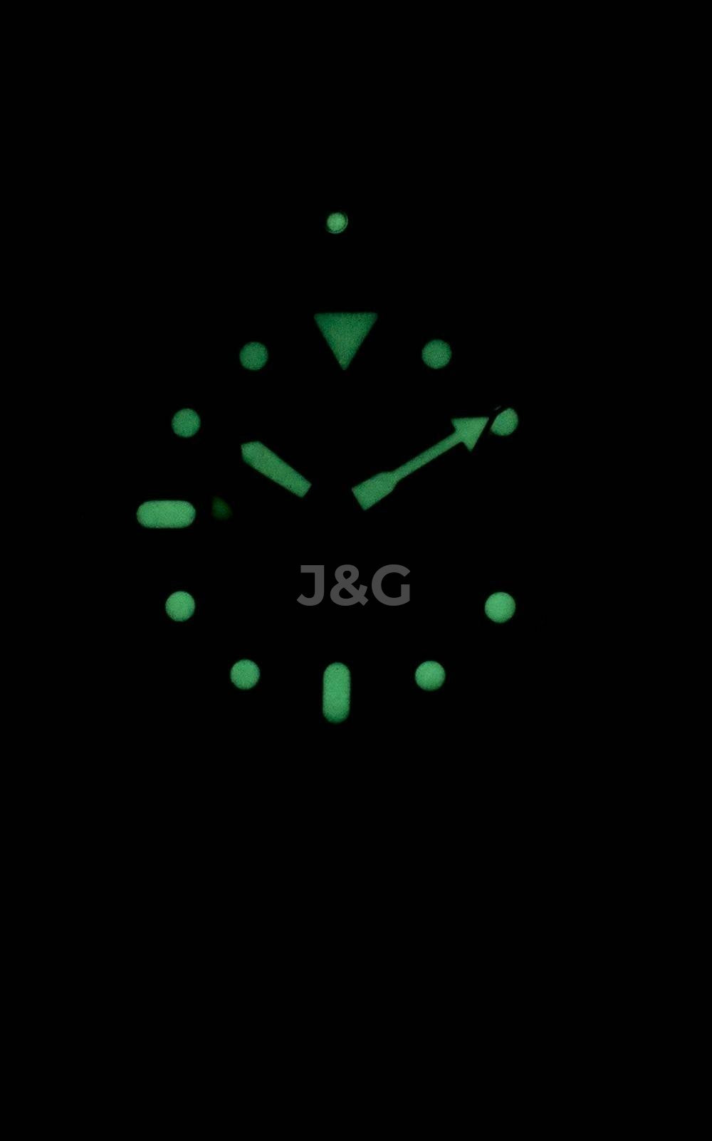 Seiko Automatic movement Black Stainless steel Male SKX007K2. A brand-new Seiko watch featuring a Black dial and a Stainless steel strap. Front view. - view 2