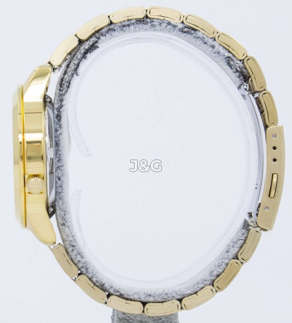 Seiko Automatic movement Black Stainless steel Male SNKK22J1. A brand-new Seiko watch featuring a Black dial and a Stainless steel strap. Angled view. - view 3