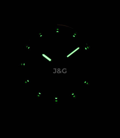 Seiko Automatic movement Black Stainless steel Male SNKK71K1. A brand-new Seiko watch featuring a Black dial and a Stainless steel strap. Front view. - view 2