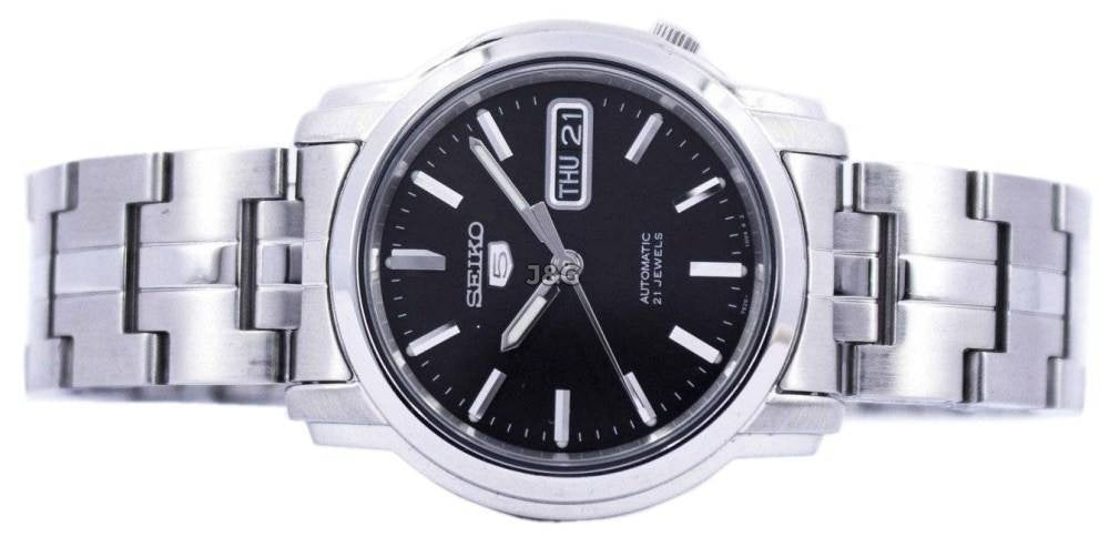Seiko Automatic movement Black Stainless steel Male SNKK71K1. A brand-new Seiko watch featuring a Black dial and a Stainless steel strap. Front view. - view 5