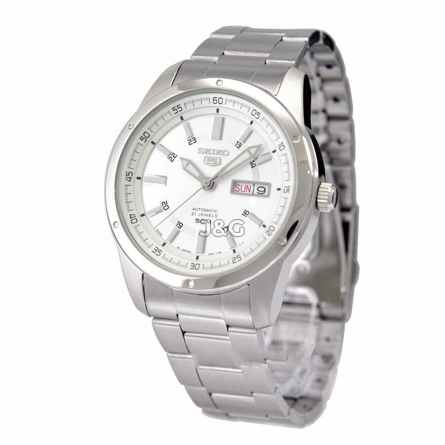 Seiko Automatic movement Black Stainless steel Male SNKN09J1. A brand-new Seiko watch featuring a Black dial and a Stainless steel strap. Angled view. - view 2