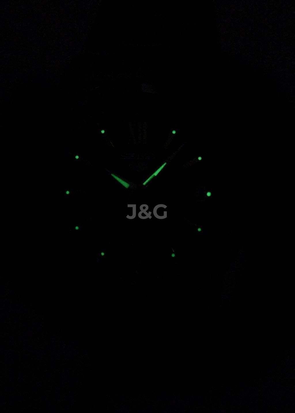 Seiko Automatic movement Black Stainless steel Male SNKP17J1. A brand-new Seiko watch featuring a Black dial and a Stainless steel strap. Angled view. - view 2