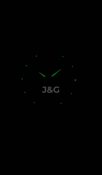 Seiko Automatic movement Black Stainless steel Male SNKP20J1. A brand-new Seiko watch featuring a Black dial and a Stainless steel strap. Angled view. - view 2