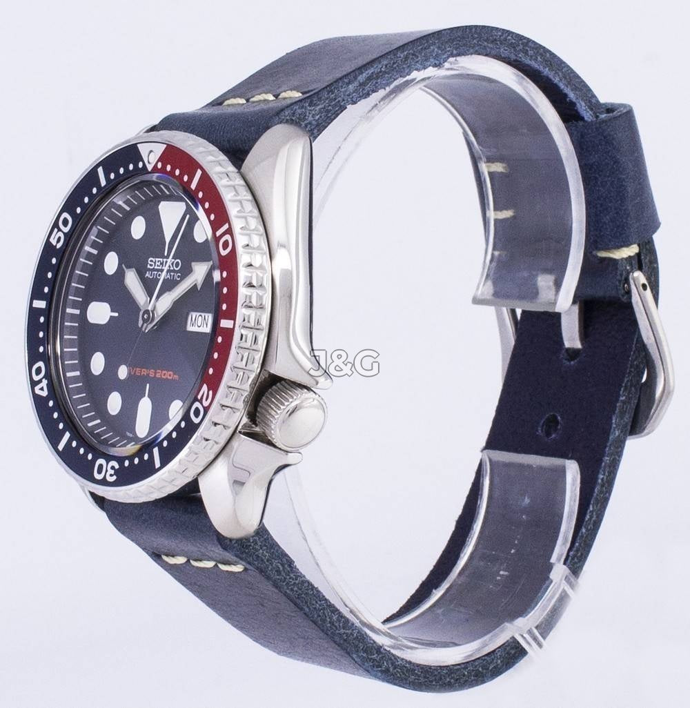 Seiko Automatic movement Blue Leather Male SKX009K1-var-LS15. A brand-new Seiko watch featuring a Blue dial and a Leather strap. Side view. - view 3