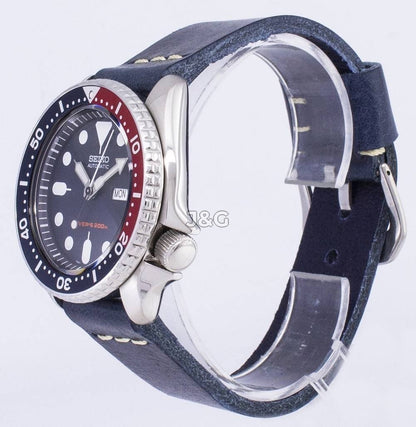 Seiko Automatic movement Blue Leather Male SKX009K1-var-LS15. A brand-new Seiko watch featuring a Blue dial and a Leather strap. Side view. - view 3