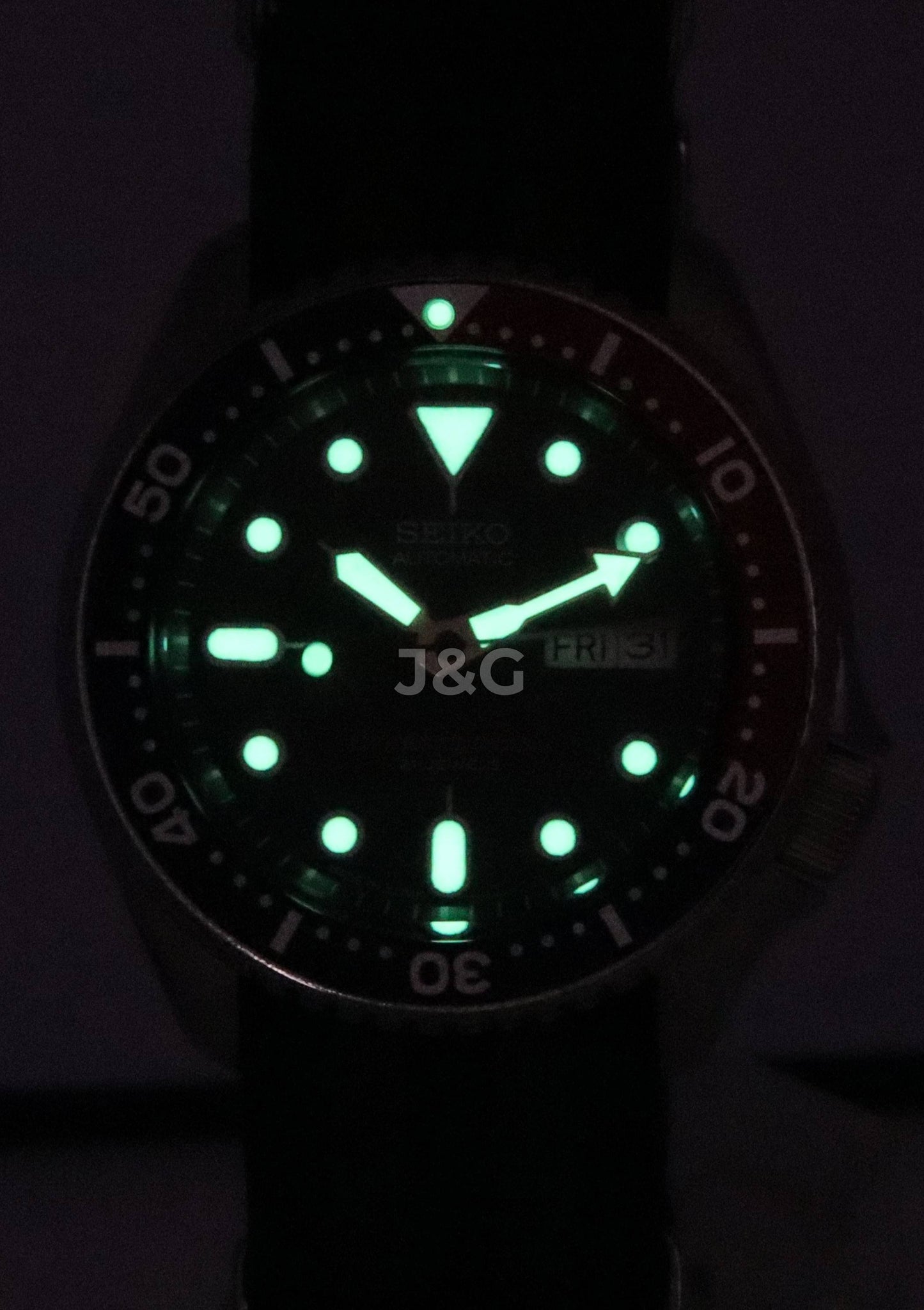 Seiko Automatic movement Blue Male SKX009J1-var-NATO21. A brand-new Seiko watch featuring a Blue dial. Side view. - view 2