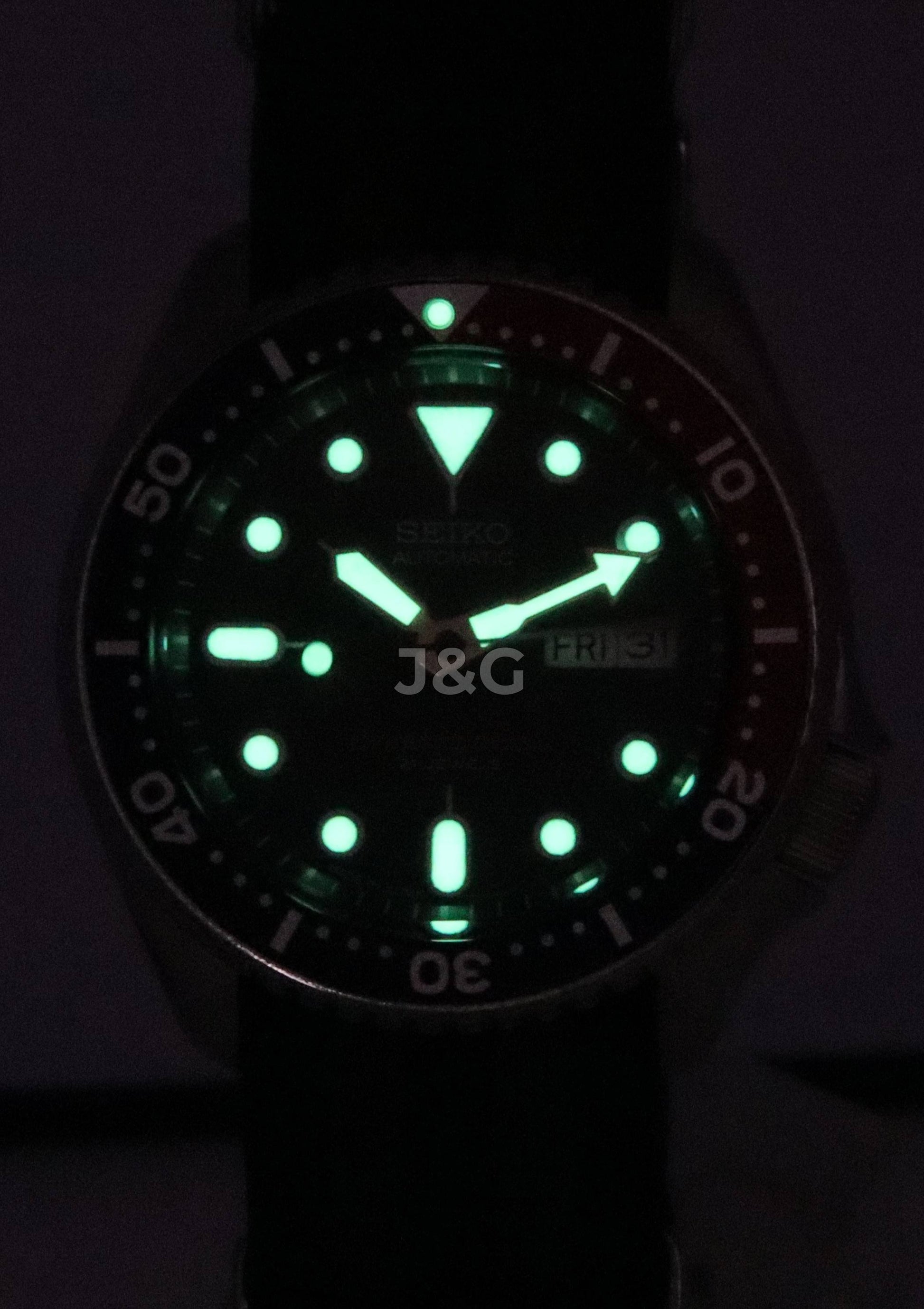 Seiko Automatic movement Blue Male SKX009J1-var-NATO21. A brand-new Seiko watch featuring a Blue dial. Side view. - view 2