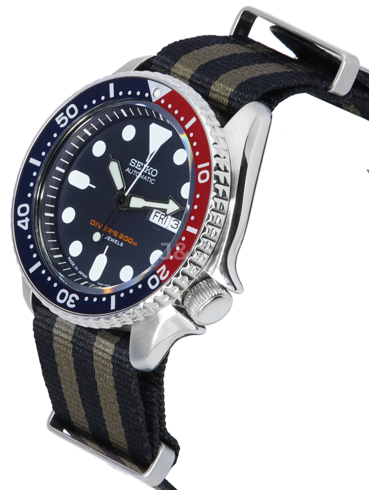 Seiko Automatic movement Blue Male SKX009J1-var-NATO21. A brand-new Seiko watch featuring a Blue dial. Side view. - view 3