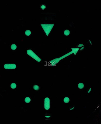 Seiko Automatic movement Blue Male SKX009J1-var-NATO25. A brand-new Seiko watch featuring a Blue dial. Angled view. - view 2