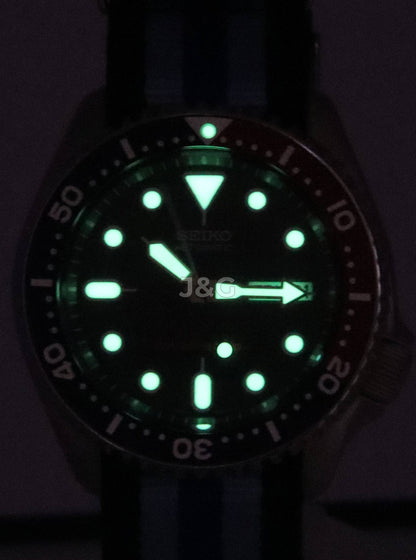 Seiko Automatic movement Blue Male SKX009K1-var-NATO20. A brand-new Seiko watch featuring a Blue dial. Side view. - view 2