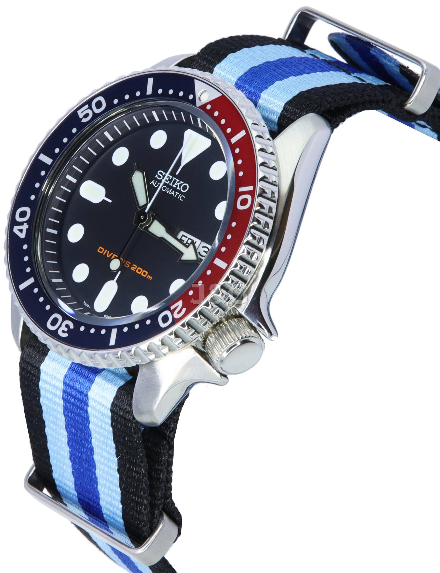 Seiko Automatic movement Blue Male SKX009K1-var-NATO20. A brand-new Seiko watch featuring a Blue dial. Side view. - view 3