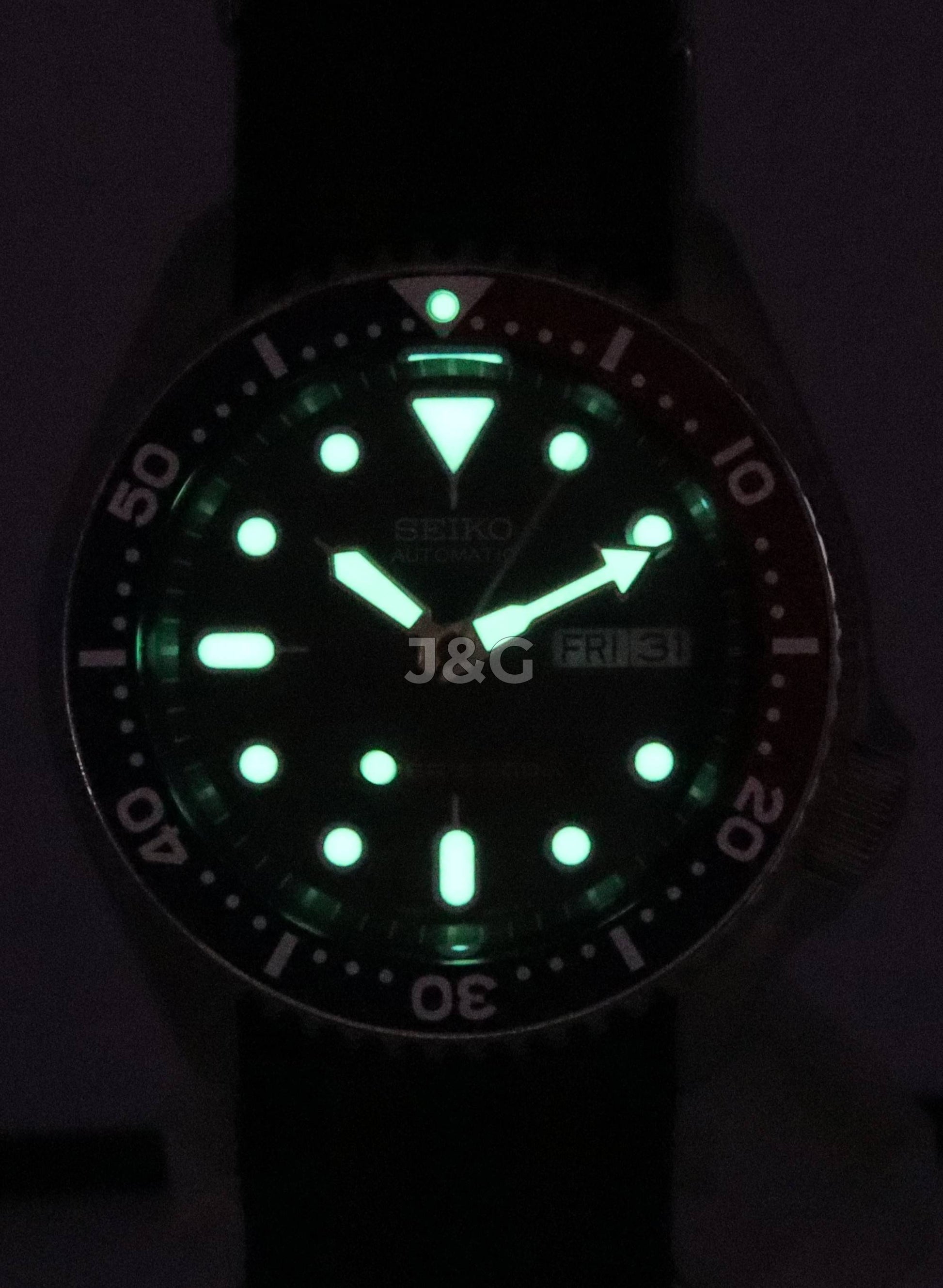 Seiko Automatic movement Blue Male SKX009K1-var-NATO22. A brand-new Seiko watch featuring a Blue dial. Angled view. - view 2