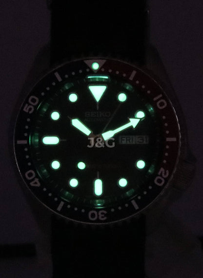 Seiko Automatic movement Blue Male SKX009K1-var-NATO22. A brand-new Seiko watch featuring a Blue dial. Angled view. - view 2