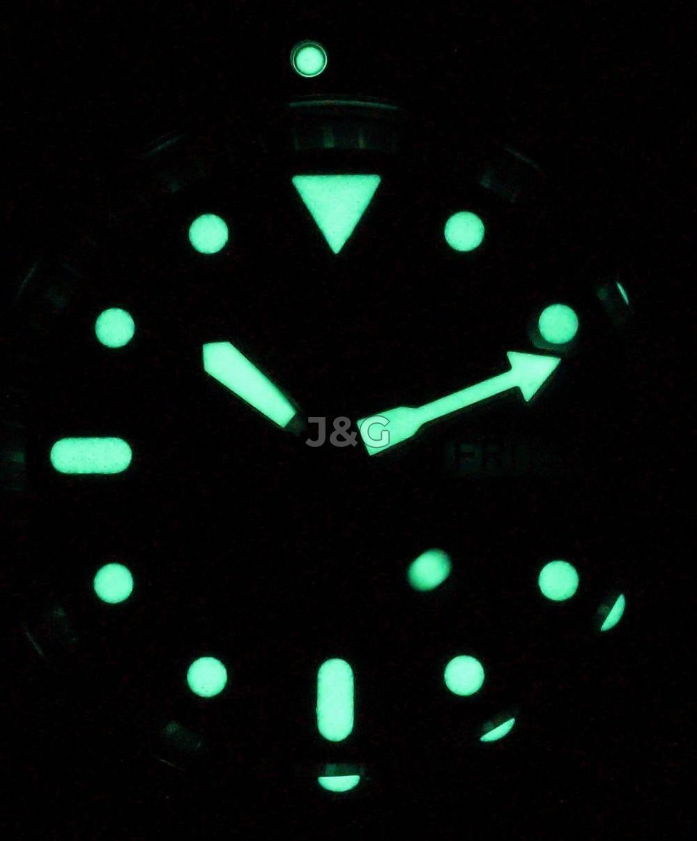 Seiko Automatic movement Blue Stainless steel Male SKX009J1-var-NATO28. A brand-new Seiko watch featuring a Blue dial and a Stainless steel strap. Front view. - view 2